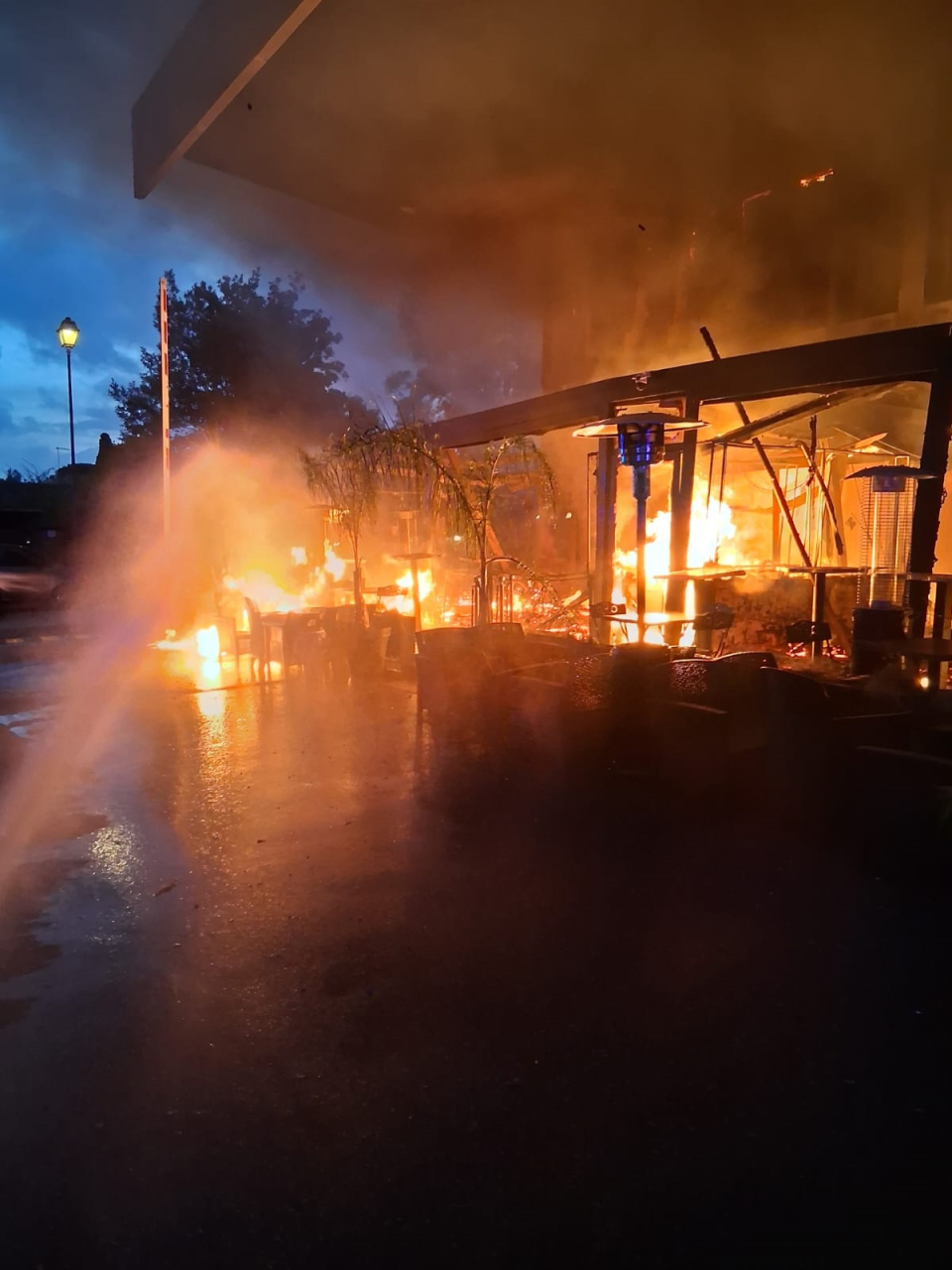 Incendio a Casal Palocco notte